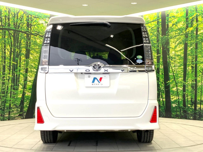2014 Toyota Voxy DBA-ZRR80W (UW-69f2a57264abe)[20]