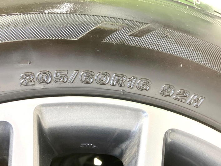 2014 Toyota Voxy DBA-ZRR80W (UW-69f2a57264abe)[14]