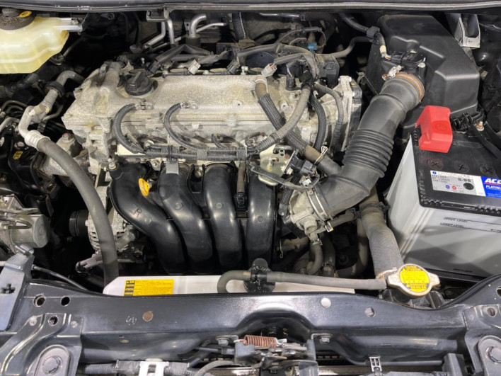 2015 Toyota Voxy DBA-ZRR80W (UW-69f2a572cf0e0)[4]