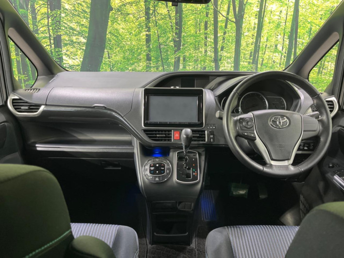 2015 Toyota Voxy DBA-ZRR80W (UW-69f2a572cf0e0)[29]