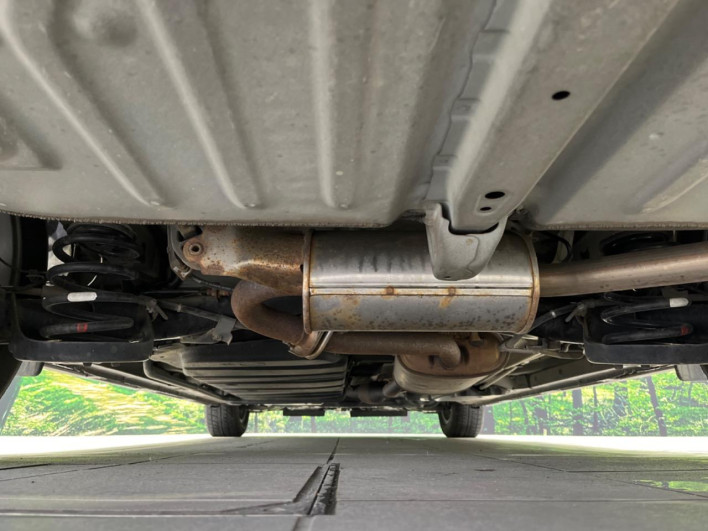 2015 Toyota Voxy DBA-ZRR80W (UW-69f2a572cf0e0)[18]
