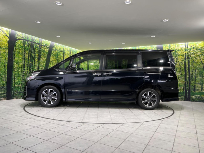 2015 Toyota Voxy DBA-ZRR80W (UW-69f2a572cf0e0)[12]