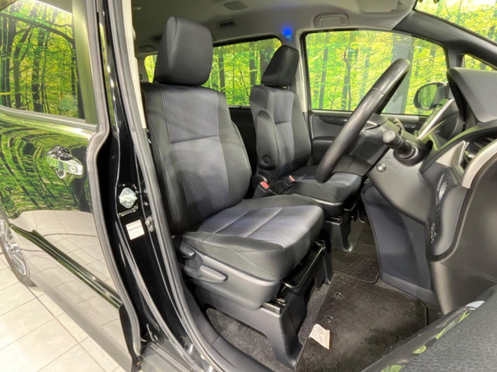 2015 Toyota Voxy DBA-ZRR80W (UW-69f2a572cf0e0)[13]