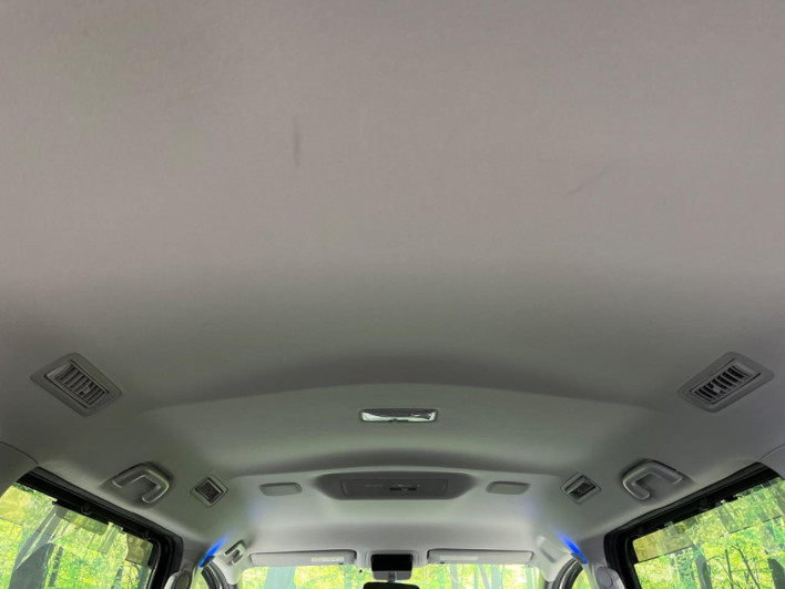 2015 Toyota Voxy DBA-ZRR80W (UW-69f2a572cf0e0)[22]