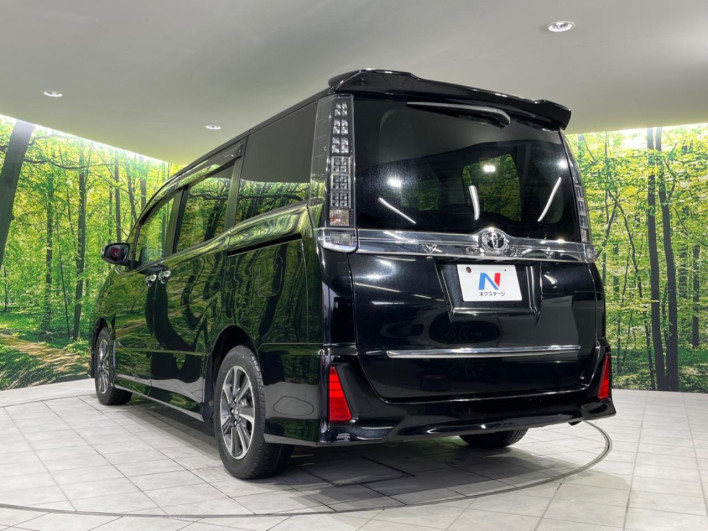 2015 Toyota Voxy DBA-ZRR80W (UW-69f2a572cf0e0)[11]