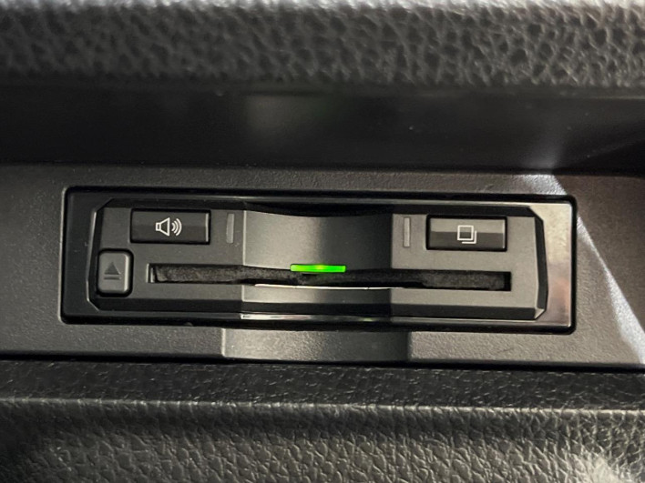 2015 Toyota Voxy DBA-ZRR80W (UW-69f2a5746232c)[23]