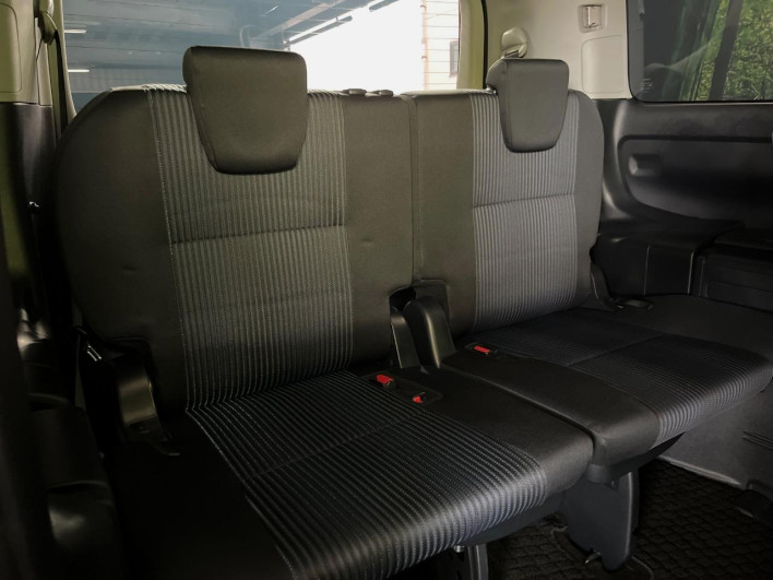 2015 Toyota Voxy DBA-ZRR80W (UW-69f2a5746232c)[9]