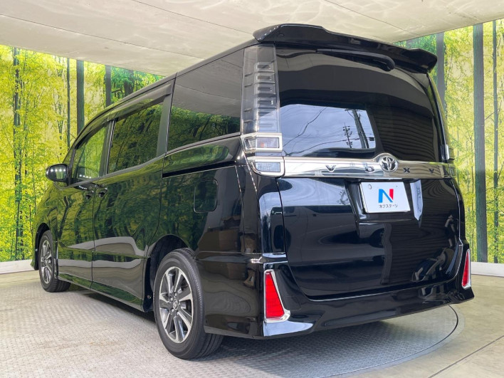 2017 Toyota Voxy DBA-ZRR80W (UW-69f2a575a9d80)[9]