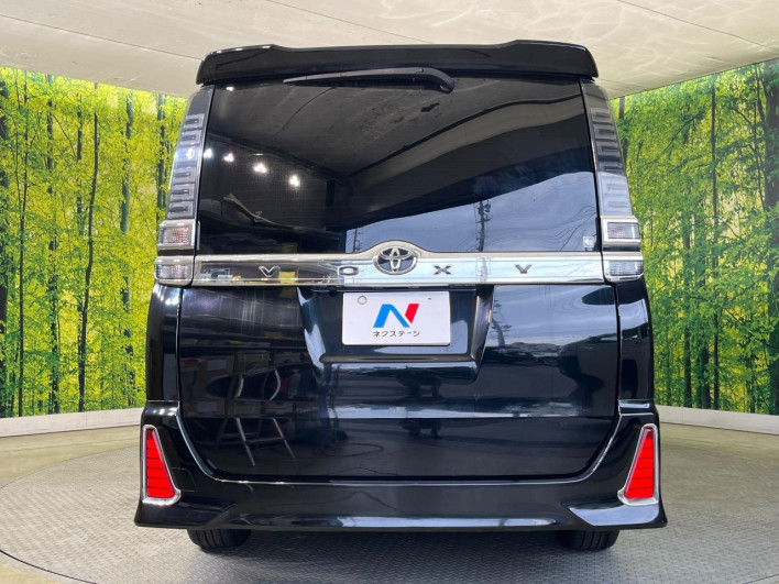 2017 Toyota Voxy DBA-ZRR80W (UW-69f2a575a9d80)[10]