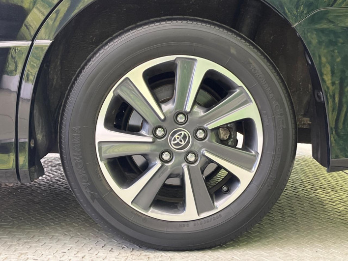 2017 Toyota Voxy DBA-ZRR80W (UW-69f2a575a9d80)[22]