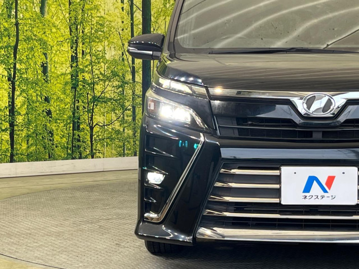 2017 Toyota Voxy DBA-ZRR80W (UW-69f2a575a9d80)[15]