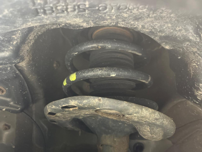 2017 Toyota Voxy DBA-ZRR80W (UW-69f2a575a9d80)[21]