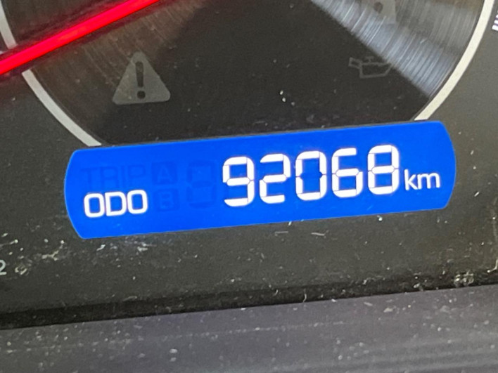 2017 Toyota Voxy DBA-ZRR80W (UW-69f2a575a9d80)[2]
