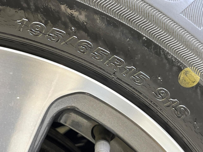 2019 Toyota Esquire DBA-ZRR80G (UW-69f2a577119f1)[18]