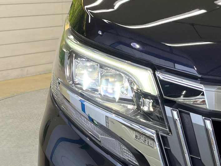2019 Toyota Esquire DBA-ZRR80G (UW-69f2a577119f1)[8]