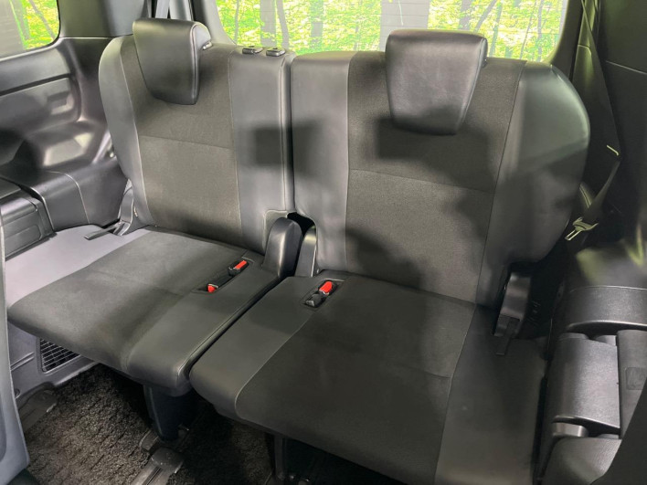2018 Toyota Noah DBA-ZRR85W (UW-69f2a57a42fe4)[29]