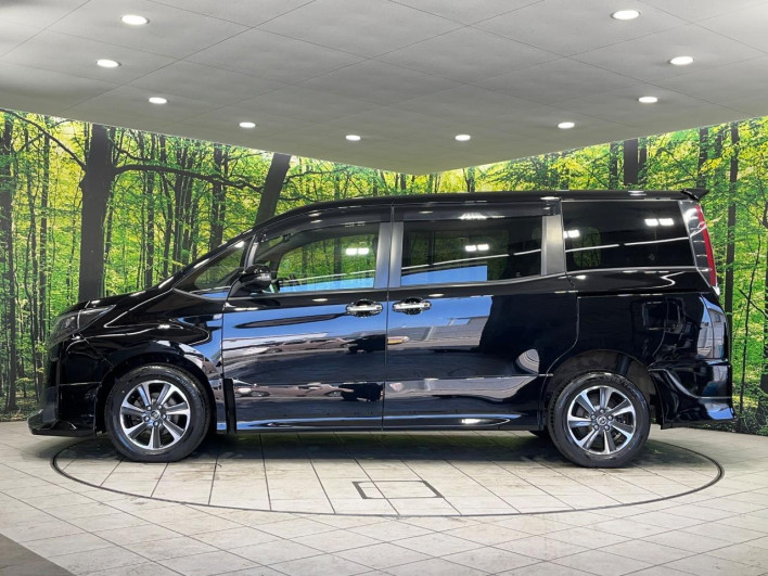 2018 Toyota Noah DBA-ZRR85W (UW-69f2a57a42fe4)[27]