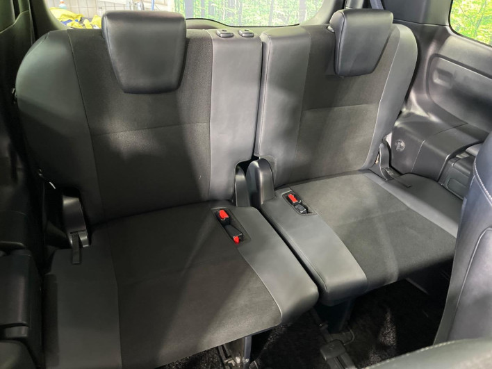 2018 Toyota Noah DBA-ZRR85W (UW-69f2a57a42fe4)[11]