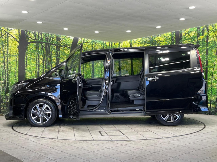 2018 Toyota Noah DBA-ZRR85W (UW-69f2a57a42fe4)[28]