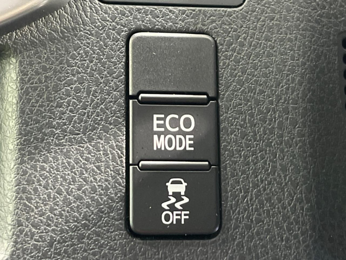 2018 Toyota Noah DBA-ZRR85W (UW-69f2a57a42fe4)[23]