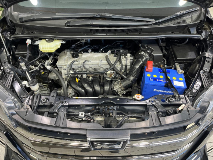 2018 Toyota Noah DBA-ZRR85W (UW-69f2a57a42fe4)[4]