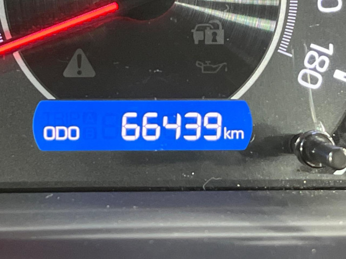 2018 Toyota Noah DBA-ZRR85W (UW-69f2a57a42fe4)[2]