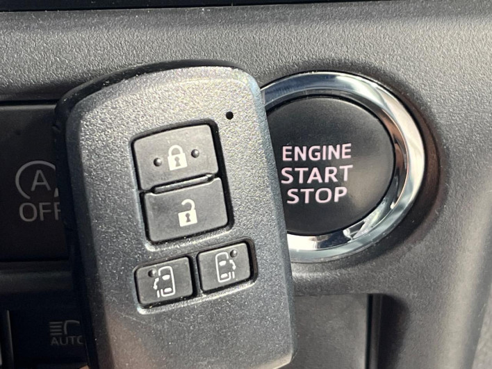 2019 Toyota Esquire DBA-ZRR85G (UW-69f2a57a6192e)[19]