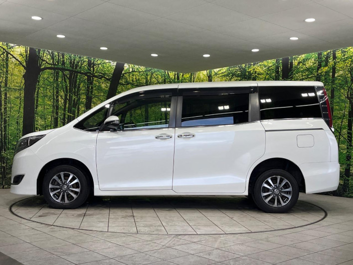 2019 Toyota Esquire DBA-ZRR85G (UW-69f2a57a6192e)[28]