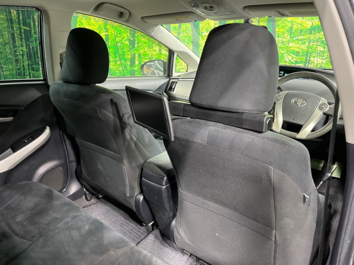 2013 Toyota Prius DAA-ZVW30 (UW-69f2a57f0b9a0)[24]