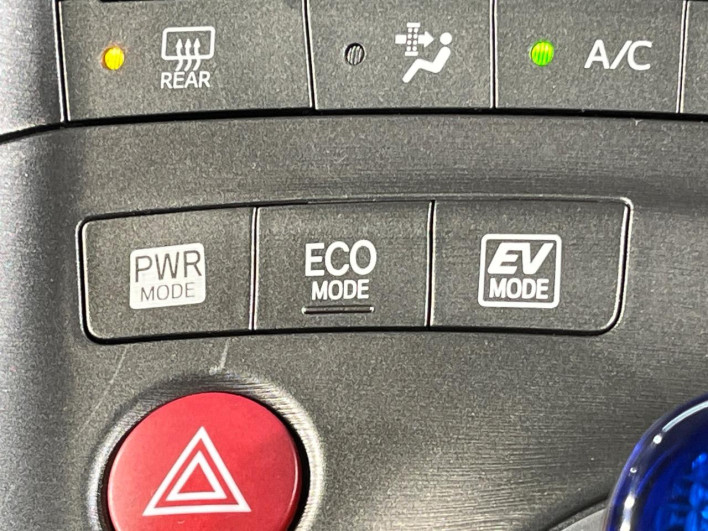 2013 Toyota Prius DAA-ZVW30 (UW-69f2a57f0b9a0)[15]