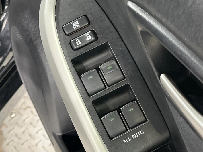 2013 Toyota Prius DAA-ZVW30 (UW-69f2a57f0b9a0)[19]