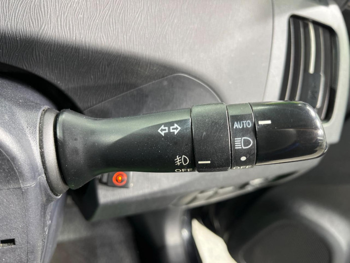 2013 Toyota Prius DAA-ZVW30 (UW-69f2a57f0b9a0)[10]