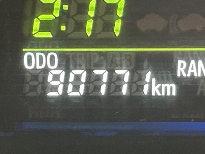 2012 Toyota Prius α DAA-ZVW40W (UW-69f2a57f496cc)[2]