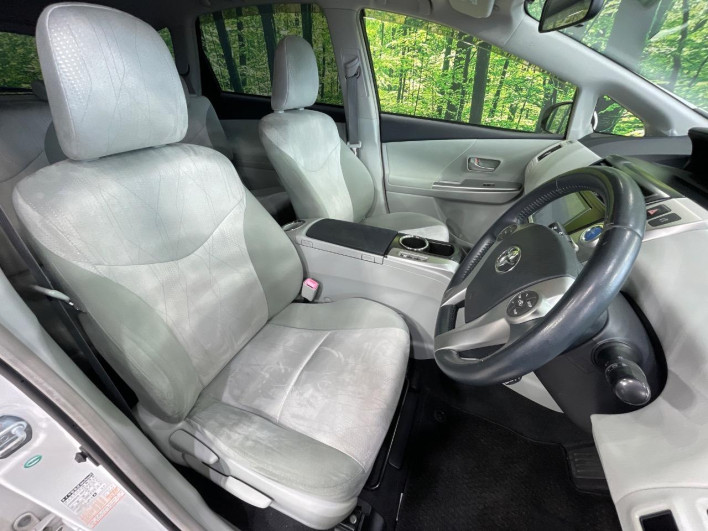 2012 Toyota Prius α DAA-ZVW40W (UW-69f2a57f496cc)[27]