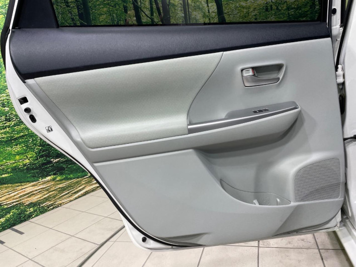 2012 Toyota Prius α DAA-ZVW40W (UW-69f2a57f496cc)[23]