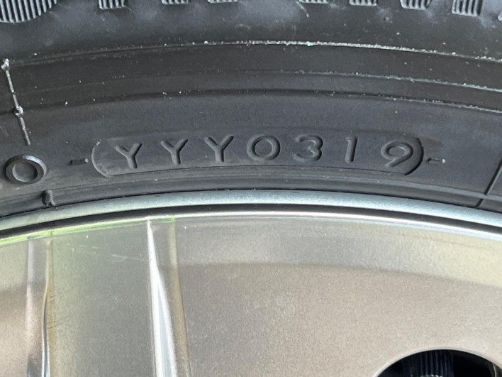 2014 Toyota Prius α DAA-ZVW41W (UW-69f2a580bcd97)[18]