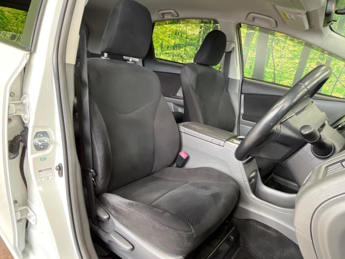 2014 Toyota Prius α DAA-ZVW41W (UW-69f2a580bcd97)[19]