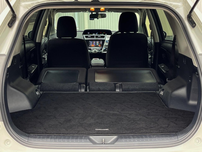 2015 Toyota Prius α DAA-ZVW41W (UW-69f2a580d05b5)[26]