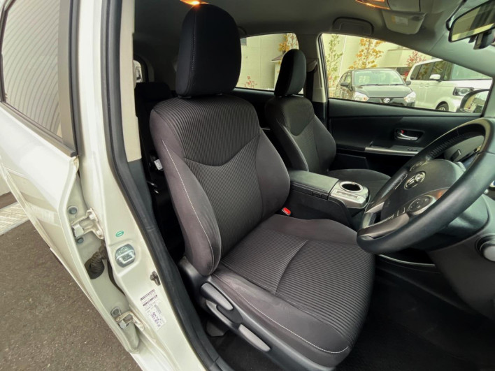 2015 Toyota Prius α DAA-ZVW41W (UW-69f2a580d05b5)[15]