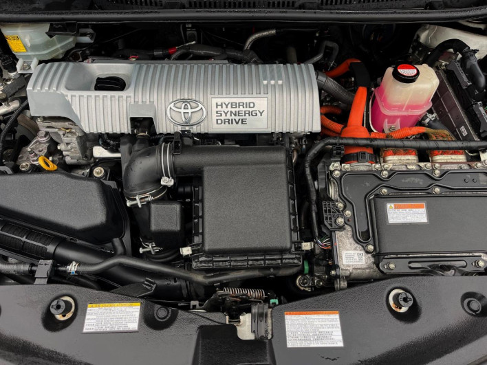 2015 Toyota Prius α DAA-ZVW41W (UW-69f2a580d05b5)[4]