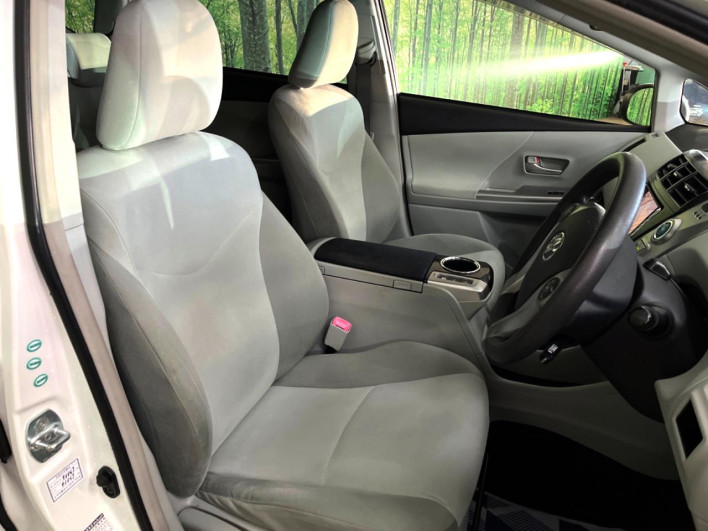2012 Toyota Prius α DAA-ZVW41W (UW-69f2a581b00c6)[15]