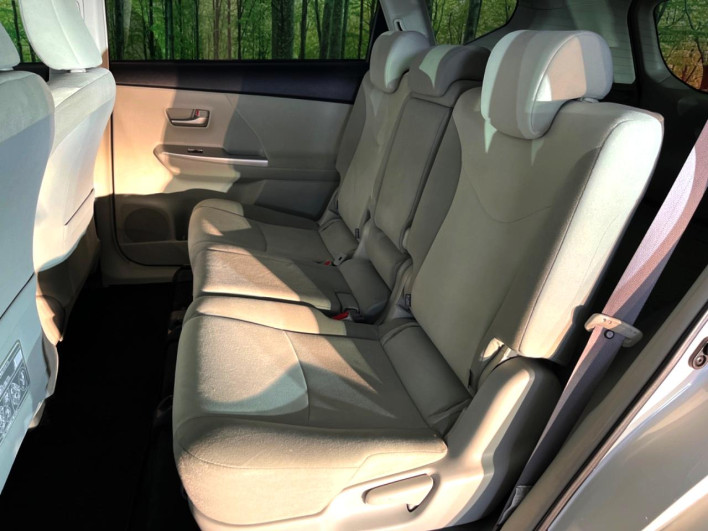 2012 Toyota Prius α DAA-ZVW41W (UW-69f2a581b00c6)[10]