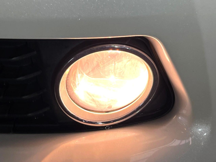 2012 Toyota Prius α DAA-ZVW41W (UW-69f2a581b00c6)[6]