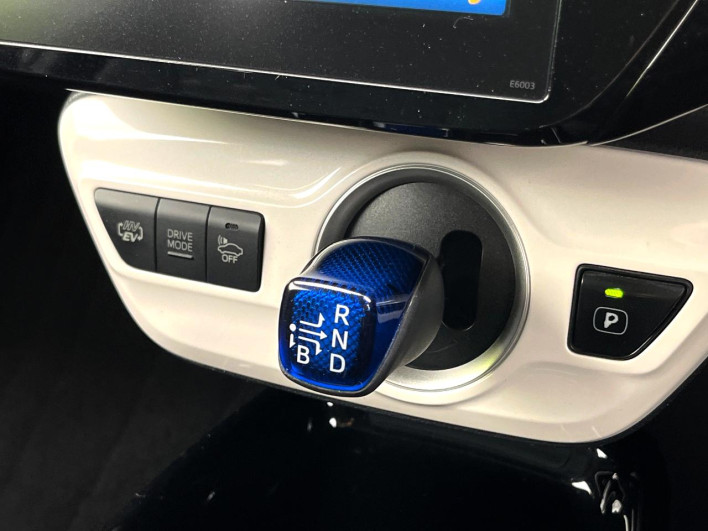 2017 Toyota Prius PHV DLA-ZVW52 (UW-69f2a5877a309)[19]