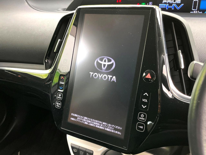 2017 Toyota Prius PHV DLA-ZVW52 (UW-69f2a5877a309)[10]