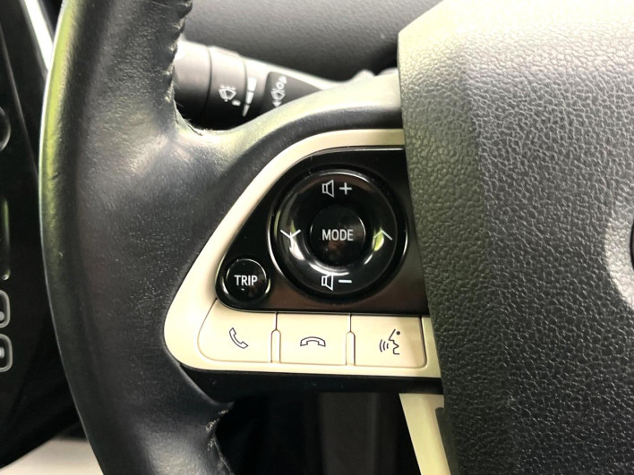 2017 Toyota Prius PHV DLA-ZVW52 (UW-69f2a5877a309)[14]