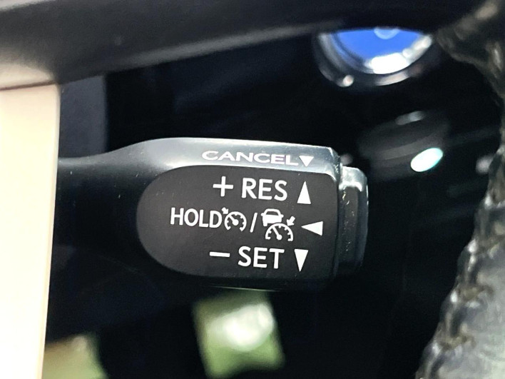 2017 Toyota Prius PHV DLA-ZVW52 (UW-69f2a5877a309)[15]