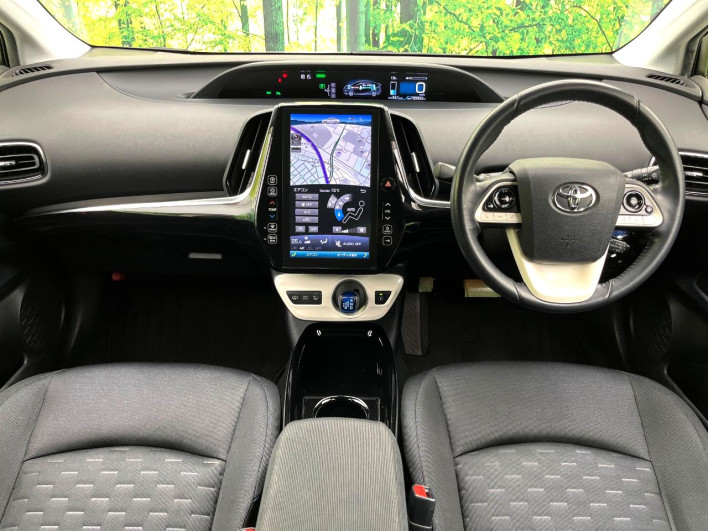 2017 Toyota Prius PHV DLA-ZVW52 (UW-69f2a5877a309)[11]