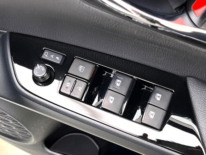 2017 Toyota Prius PHV DLA-ZVW52 (UW-69f2a5877a309)[6]