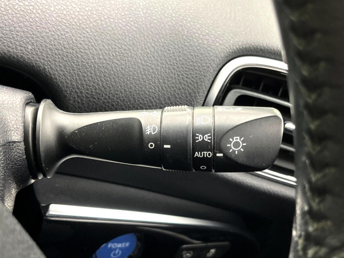 2017 Toyota Prius PHV DLA-ZVW52 (UW-69f2a5877a309)[16]